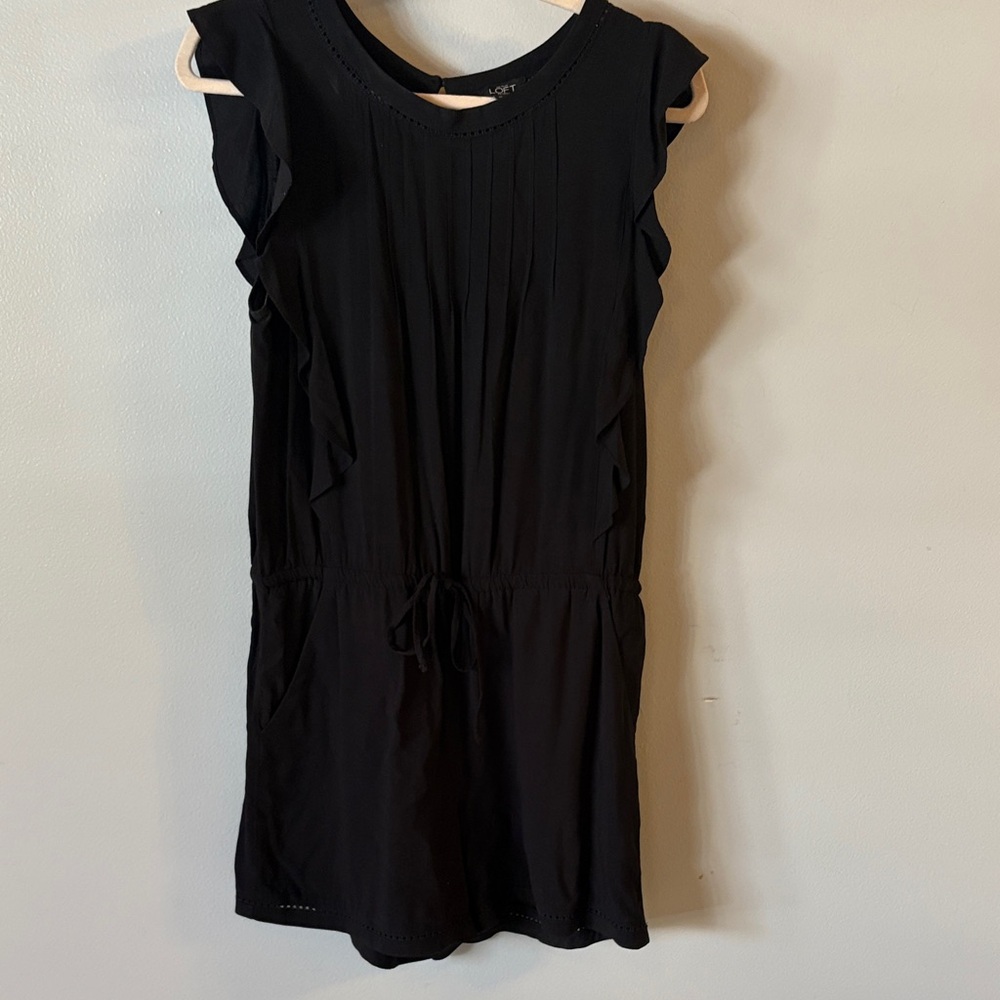 [LOFT] Black Ruffle Sleeve Romper - Size Small